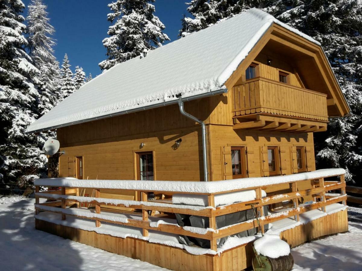 Almhaus & Almchalet Flattnitz Екстер'єр фото